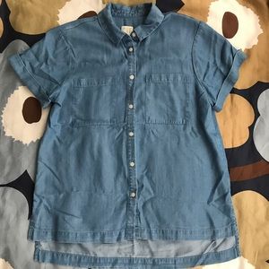 Short sleeve chambray shirt